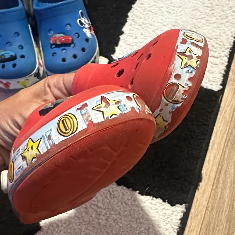 2 pack of crocs kids size 9 - Picture 8 of 10